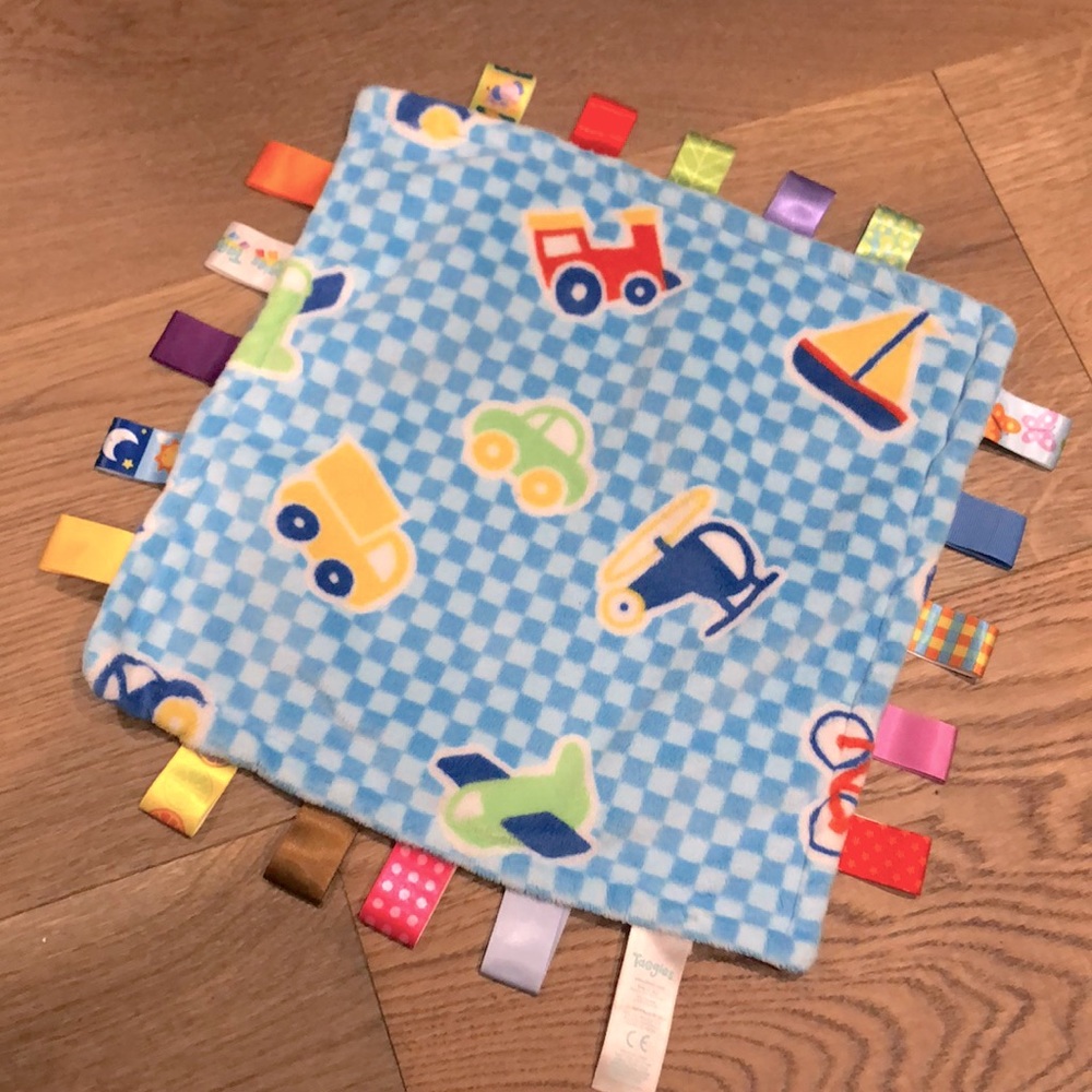 Baby sensory tag blanket (smoke free animal free home)